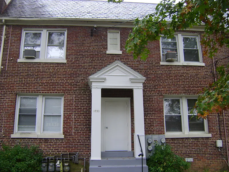 1733 Minnesota Ave SE — Photo 1