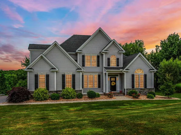 8 Wyndham Lane #8, Burlington, CT 06013