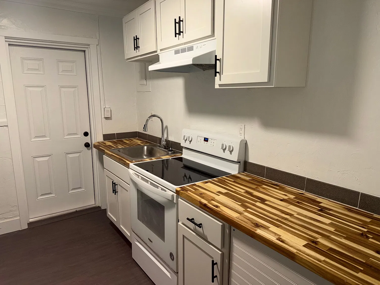 3 bed, 864 sqft, $1,500 — Photo 2