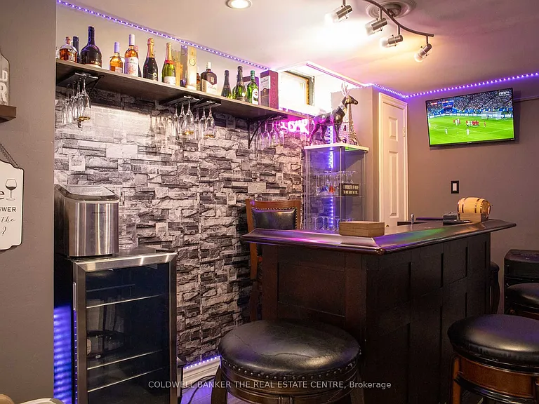497 Grove St E — Photo 24