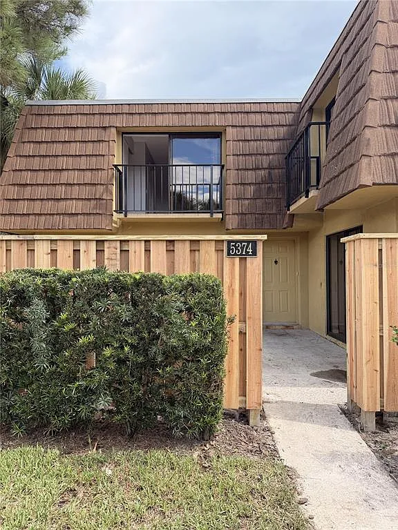 2 bed, 2.5 bath, 1285 sqft, $1,750 — Photo 1