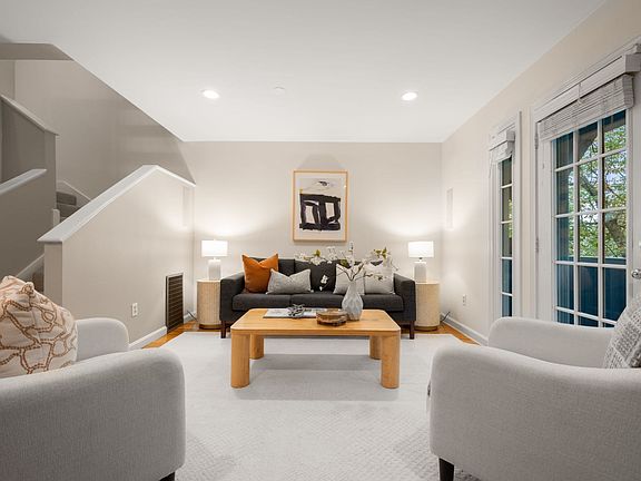 4th image of 40 Cummings Rd APT 4