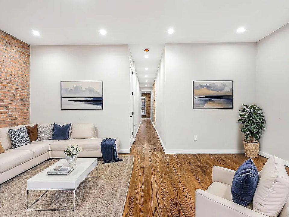 1st image of 280 E 10th St #20