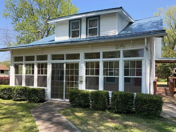 810 E Main St, Du Quoin, IL 62832