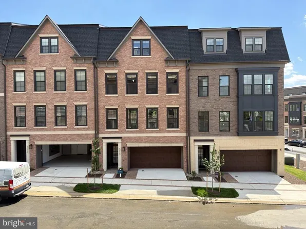 5031 Dulcet Dr #120, Kensington, MD 20895