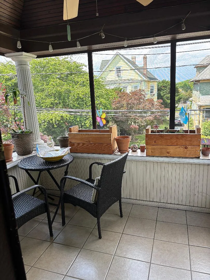 4 bed, $2,900 — Photo 4