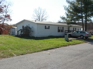 2 Cedar Ln, Bloomingburg, NY 12721