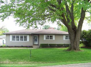 505 Lone Beech Rd, Monticello, IL 61856