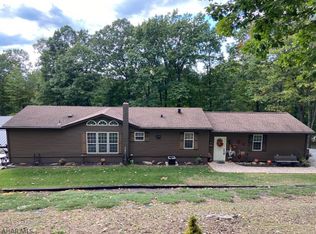 1290 Mountain Chapel Rd, Breezewood, PA 15533