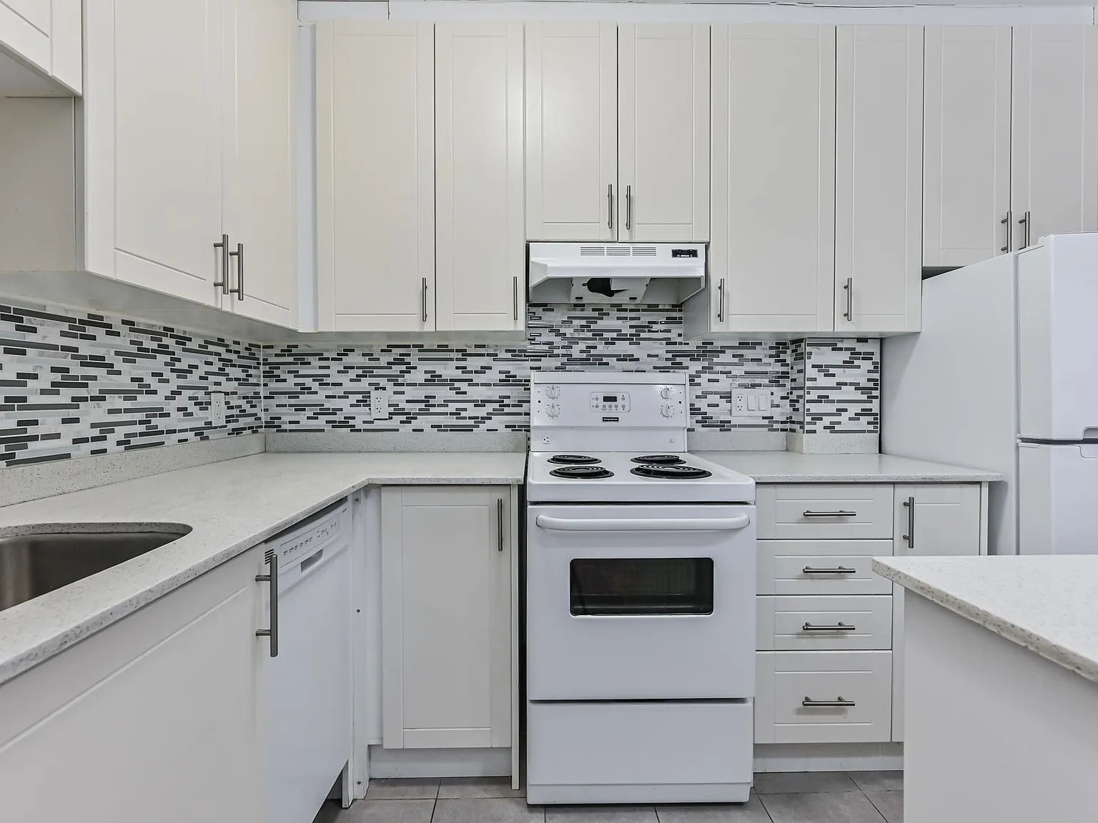 153 St. George — Photo 3