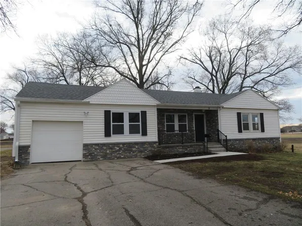 9 S Hospital Dr, Paola, KS 66071