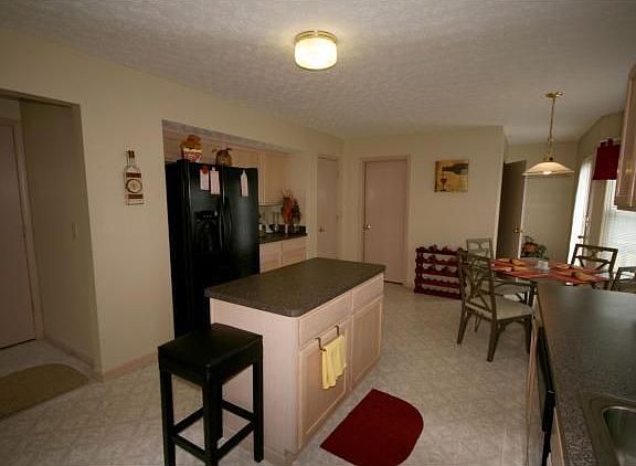 4th image of 8499 Amarillo Dr