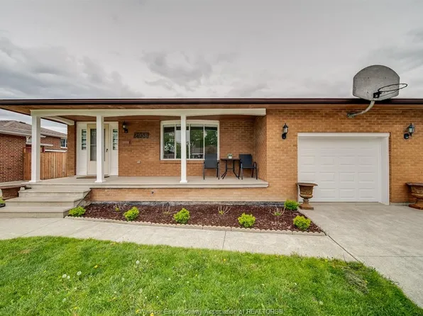 2958 Lloyd George Blvd, Windsor, ON N8T 2V1