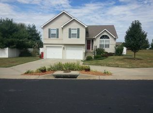 204 Lookout Dr, Buckner, MO 64016