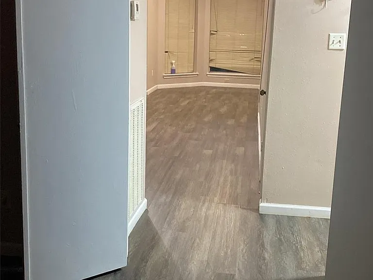 11818 Plumbrook Dr — Photo 16