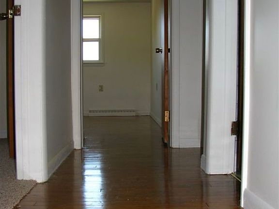 5th image of 848 Houseman Ave NE