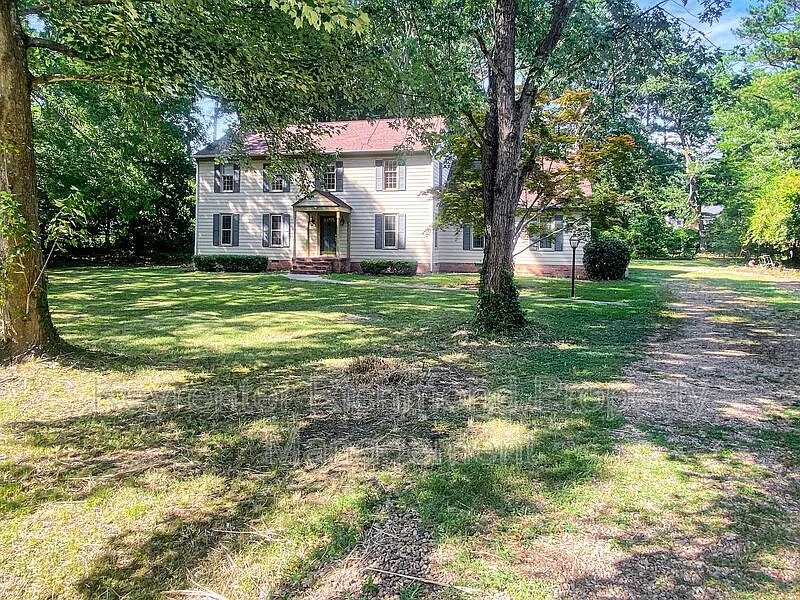 4 bed, 2.5 bath, 2576 sqft, $2,500 — Photo 4