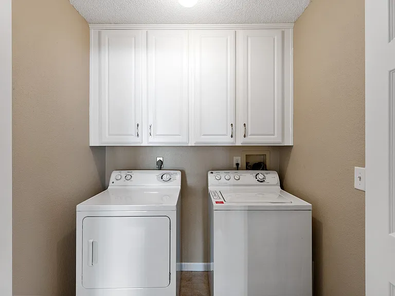 Sterling Ponds Apartments — Photo 10