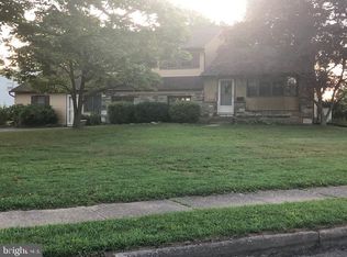 987 Dogwood Rd, Warminster, PA 18974