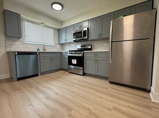 382 Oak Trails Rd APT 301, Des Plaines, IL 60016