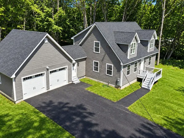 678 Lewiston Road, New Gloucester, ME 04260