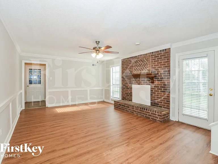 4619 Leash Ln — Photo 3