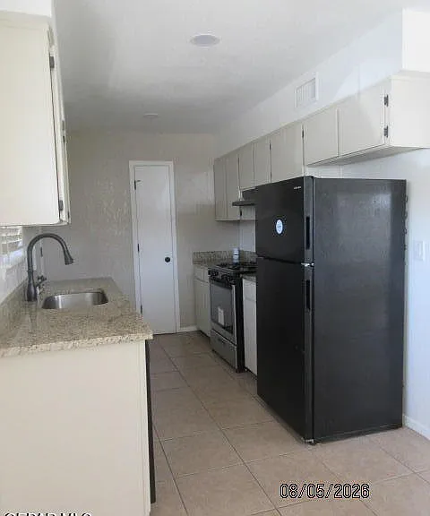 665 La Chapa Ave #B — Photo 4