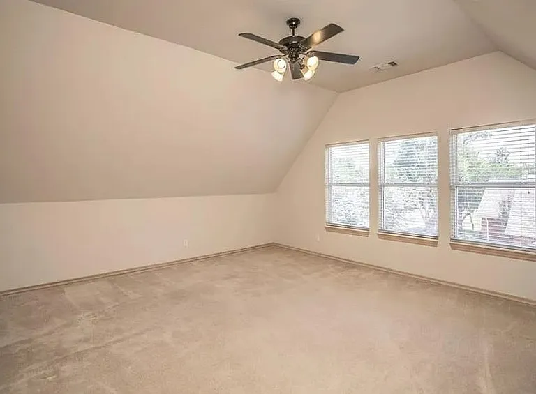 716 Fox Bend Trl — Photo 1