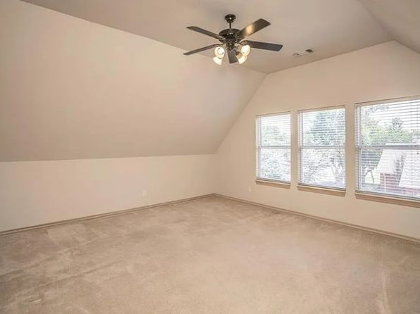 716 Fox Bend Trl