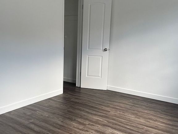 5th image of 5227 Corteen Pl #5227C10