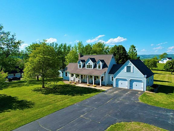 3rd image of 630 Colecrest Dr