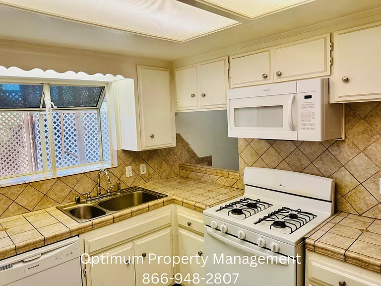 7578 Paisley Ave — Photo 36
