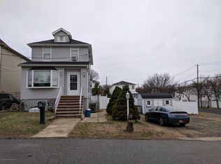 6 Hecker St, Staten Island, NY 10307