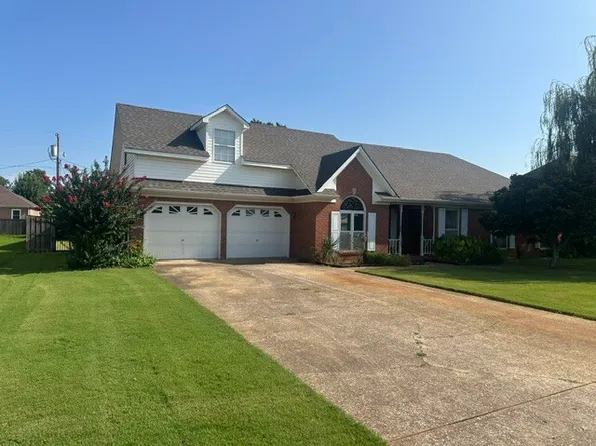2203 Lisa Ave, Muscle Shoals, AL 35661