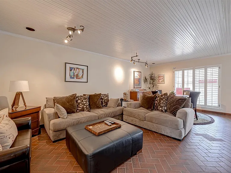 6329 Del Monte Dr #100 — Photo 12