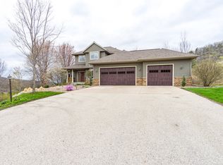 N3162 Storandt Pl, La Crosse, WI 54601