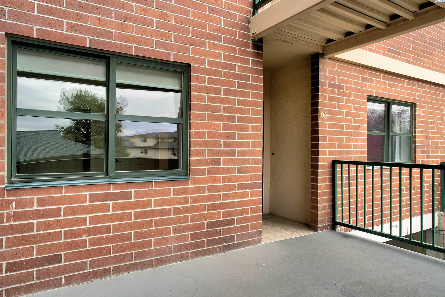 300 Columbia Point Dr Unit D106 photo 1