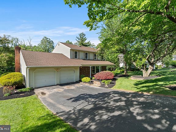 2nd image of 60 S Forge Manor Dr