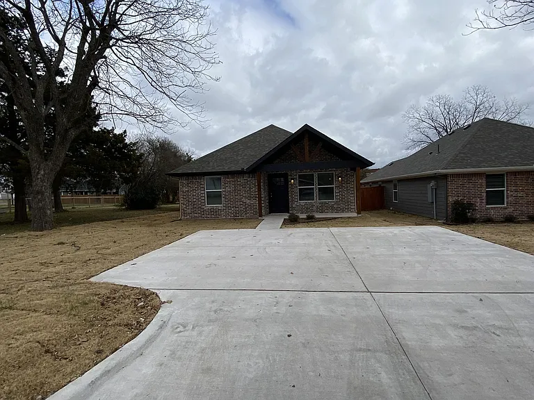 307 N Colbert Ave — Photo 24