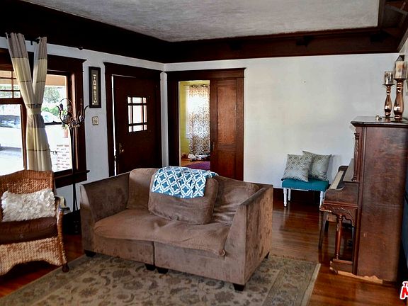 5th image of 1421 Edgecliffe Dr