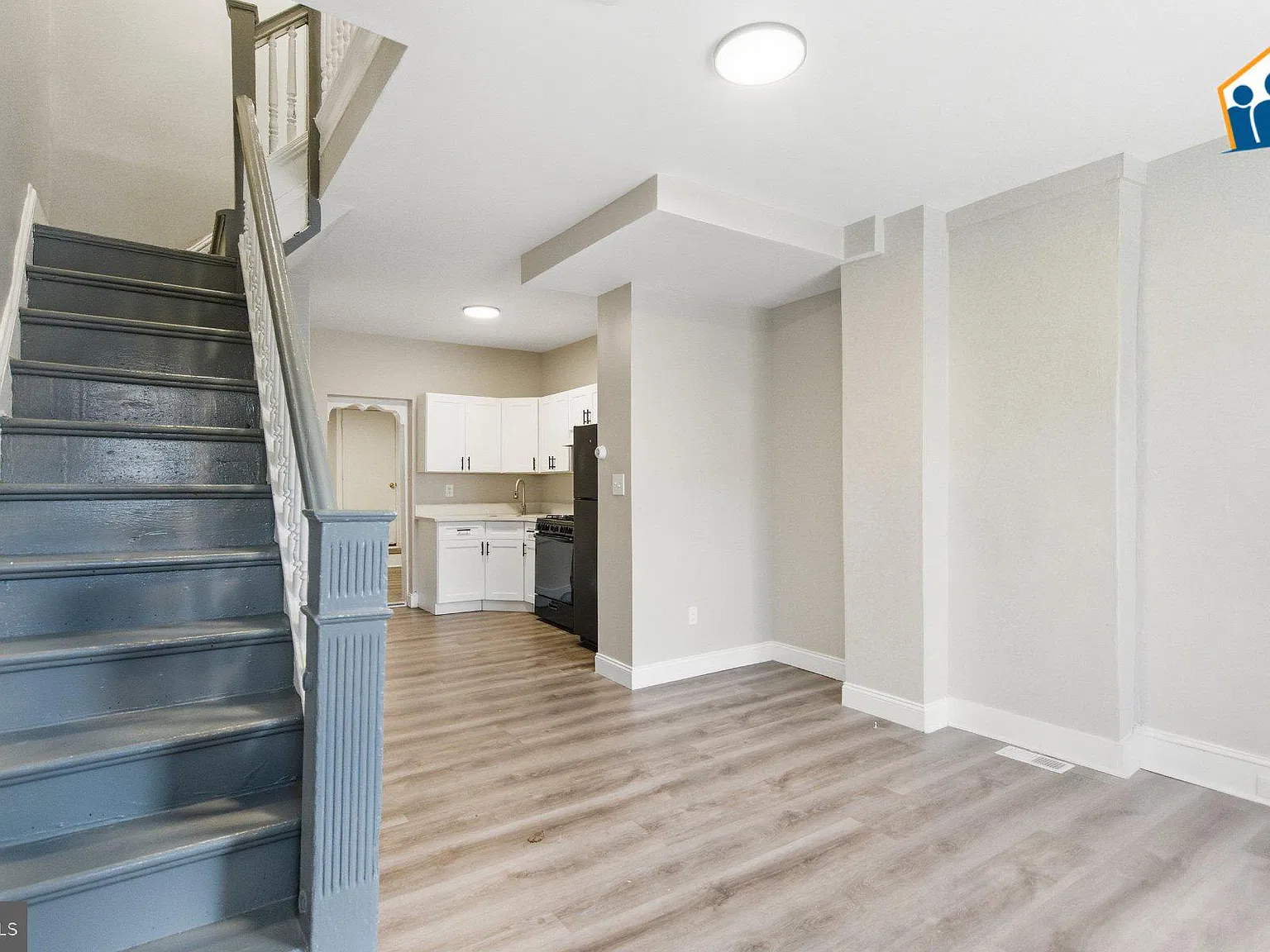 3 bed, 1.0 bath, 940 sqft, $1,400 — Photo 3