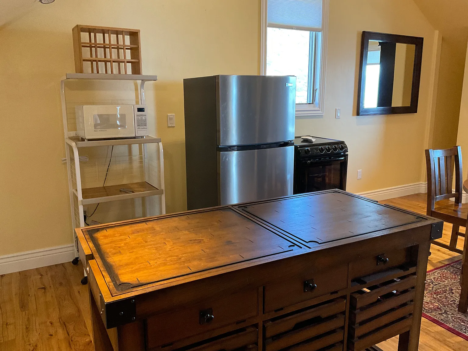 1 bed, 1000 sqft, $2,200 — Photo 3