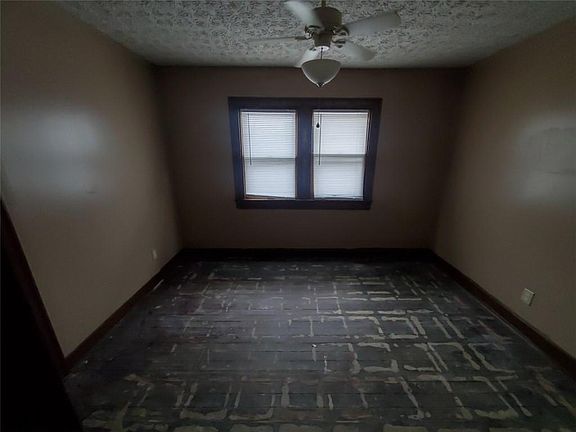 5th image of 2426 N Columbia Ave
