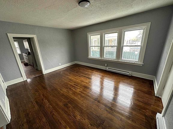 2nd image of 1709 Kishwaukee St