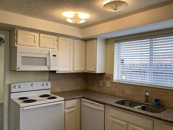3rd image of 9907 Towne Tower Ln