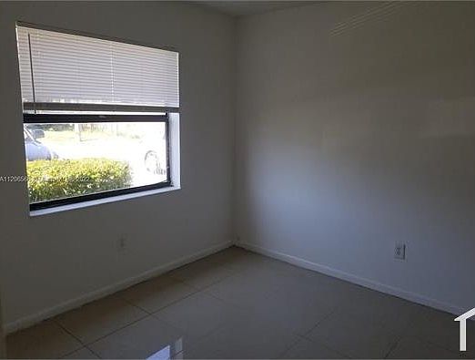 5th image of 20800 NE 8th Ct APT 101-17
