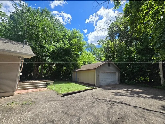 2150 Kenwood Way — Photo 3