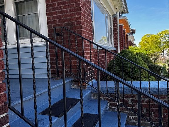3rd image of 97 Brunswick Blvd