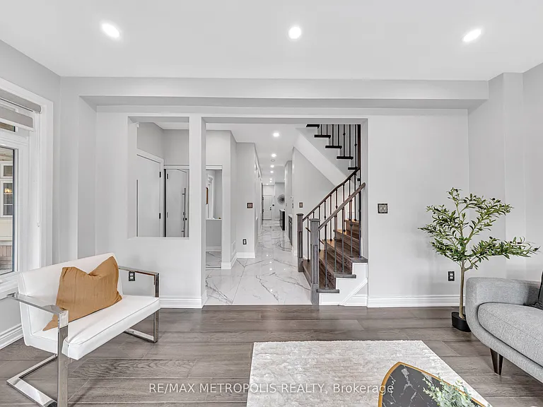 10 Snowcreek St — Photo 6