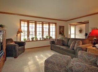 820 N Lyle Ave, Elgin, IL 60123